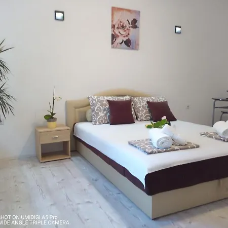 Relax Апартаменты *